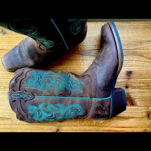 Justin Womens Cowboy Boots. Stampede Size 8